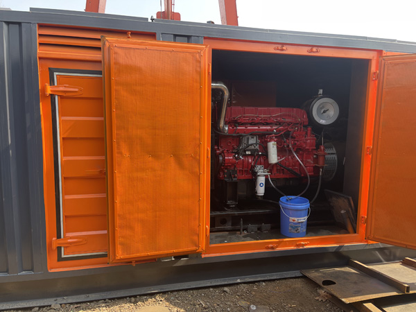 向阳哪些因素会影响 200KW 柴油发电机的燃油消耗率？