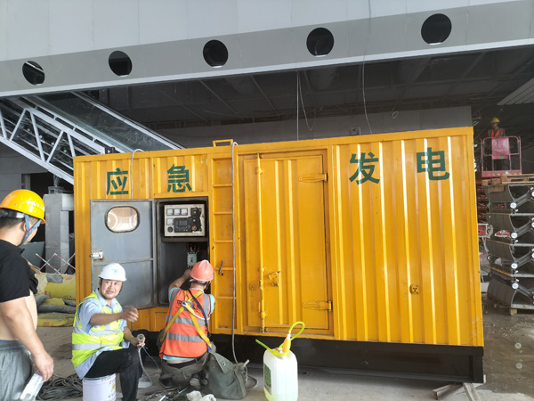 向阳怎样判断空气滤清器是否需要更换？